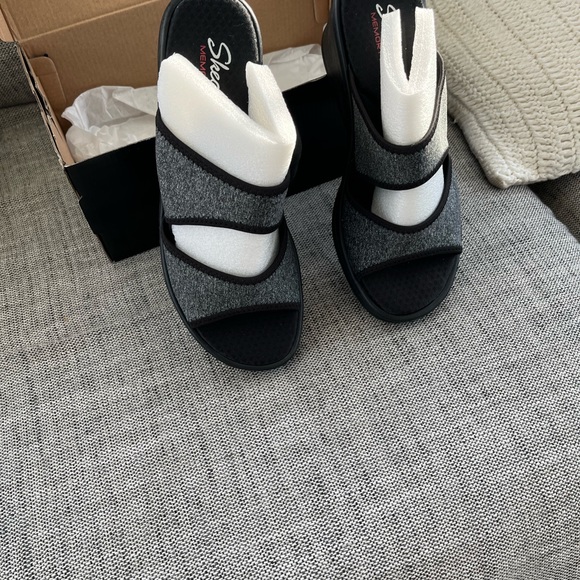 Sketchers memory foam Heather if heights - Picture 3 of 4